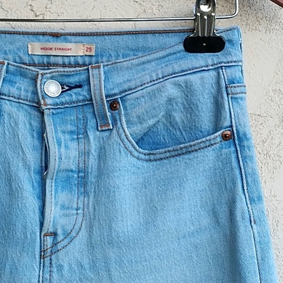 Levi's Premium Denim Wedgie Straight Jeans Size 25 - Picture 5 of 13
